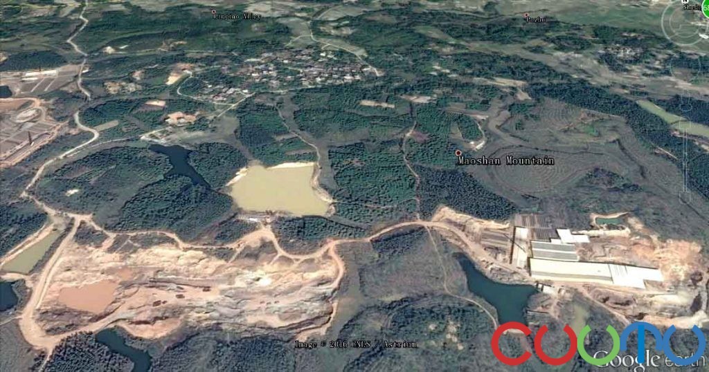 故土化州江湖茅山村地貌破坏形成大深坑
