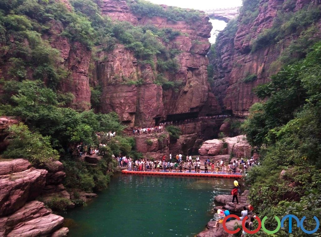 云台山红河谷碧绿河水